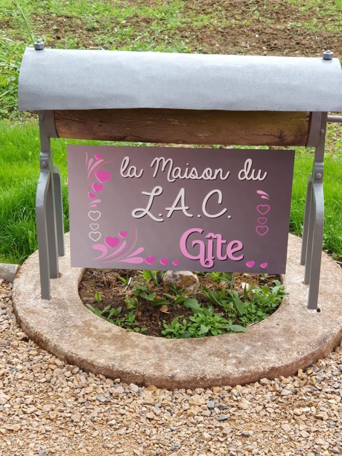 Gite De La Maison Du L.A.C Simard Exteriér fotografie